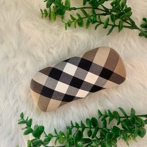Burberry Sunglasses Eyeglasses Hard Case Medium Classic Plaid Pattern Chic Logo